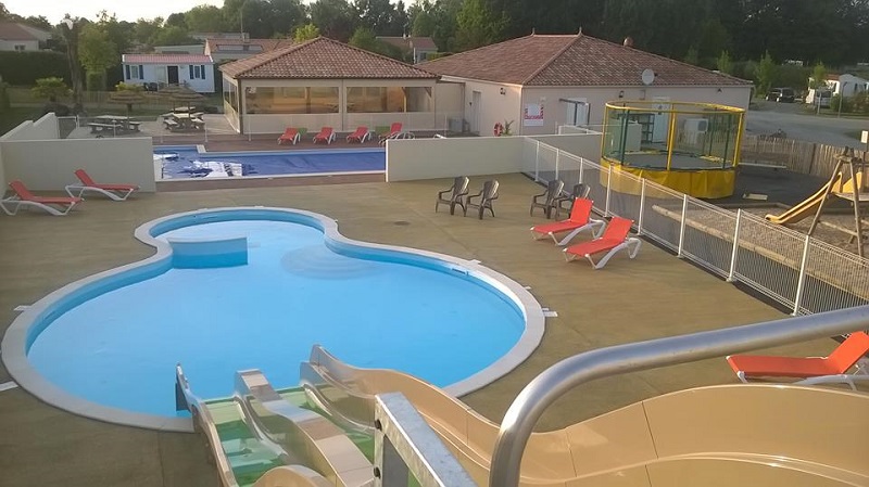 piscine du camping La Motte proche Puy du Fou 