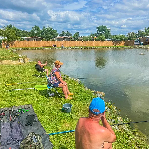 camping avec etang de peche en vendee