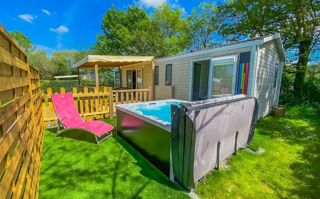 Mobil home LUXE 2 Ch. 4/6 Pers. – Spa Privatif