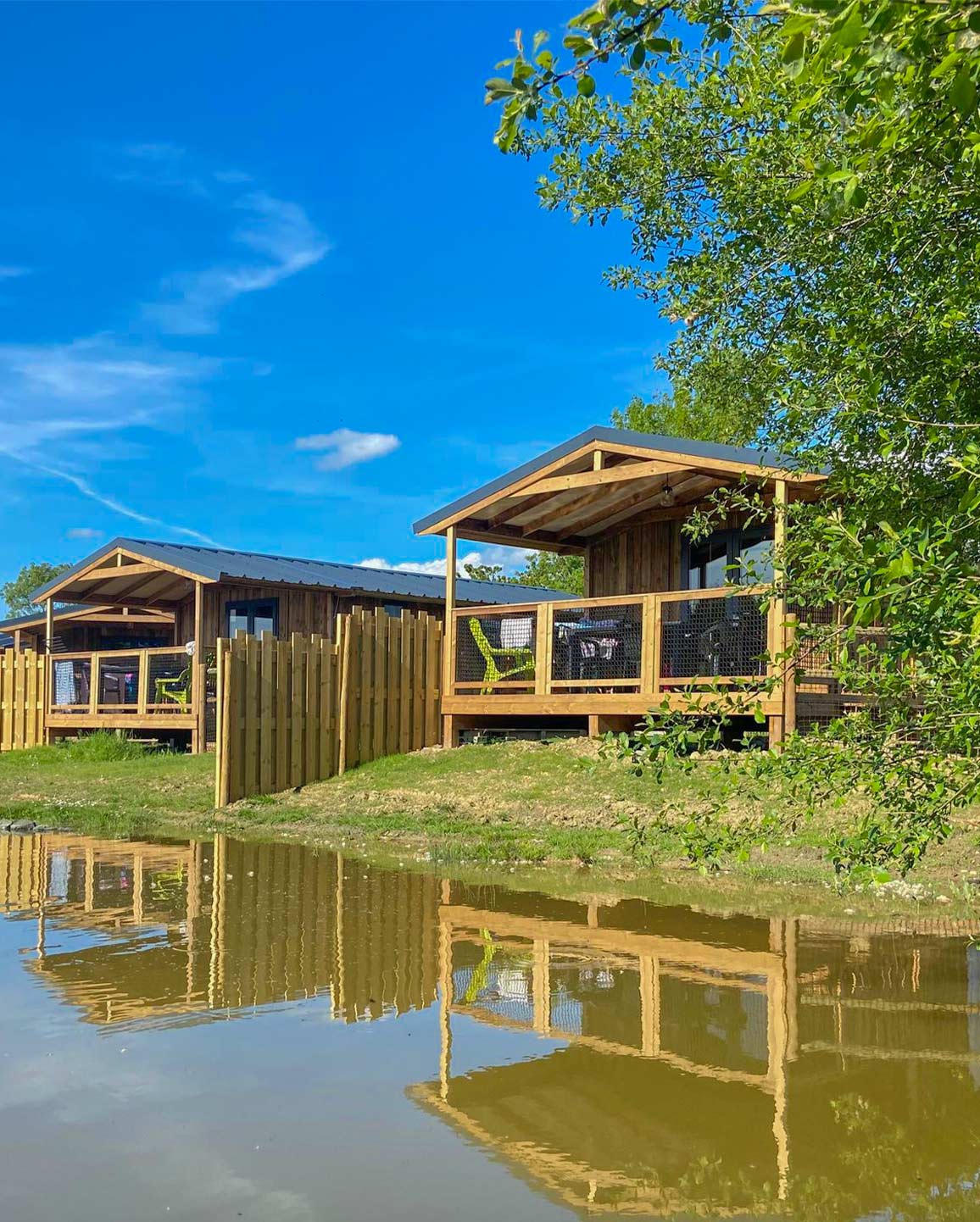 mobile home fishing area pond view