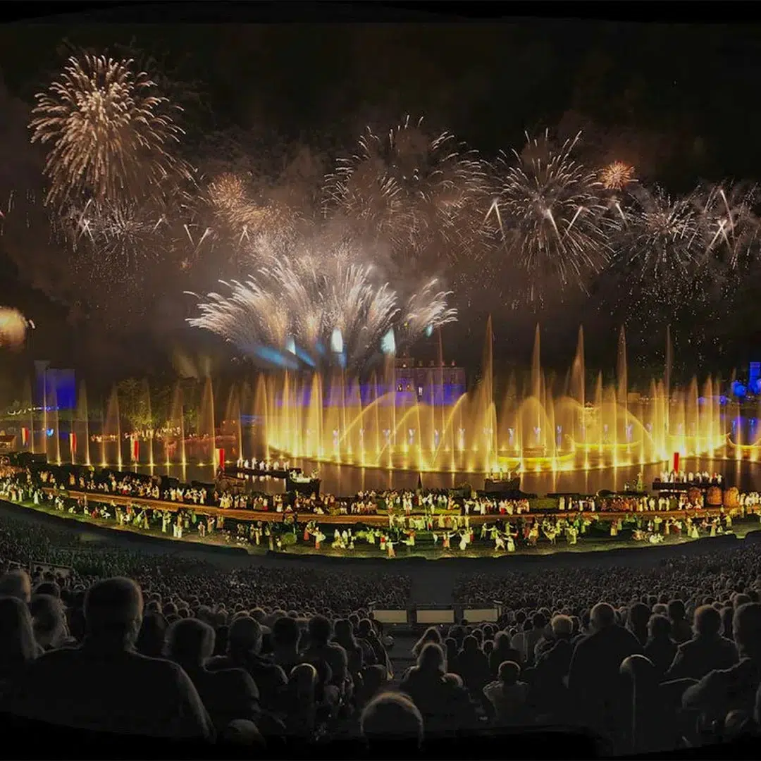 puy du fou show near campsite result